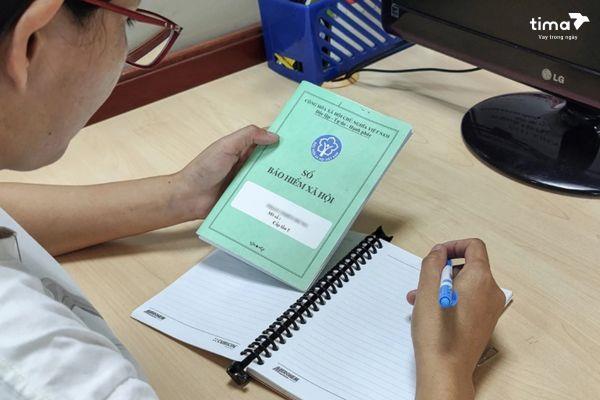 Cầm sổ bảo hiểm xã hội có ảnh hưởng gì đến quyền lợi của người lao động?